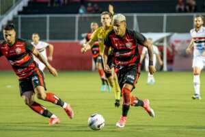 Vitória encerra contrato de meio-campista formado nas categorias de base