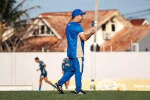 Enderson Moreira lamenta por não ter levado o Avaí ao acesso: ‘Frustração’