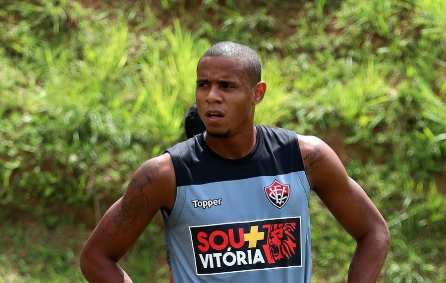 Série D: Santa Cruz anuncia contratação do zagueiro Éverton Sena (Foto: Maurícia da Matta/EC Vitória)