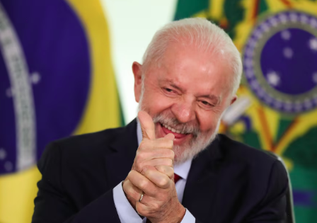 ‘Vamos ver se a União tem terreno para doar para o Santos fazer um estádio’, diz Lula