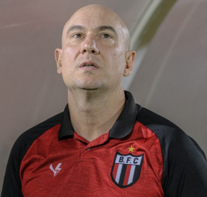 Técnico do Botafogo enaltece vitória na Série B 