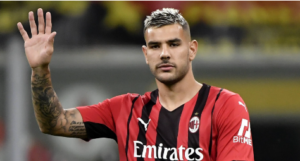 Italiano: Théo Hernandez é suspenso e vai desfalcar Milan em duas partidas