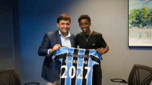 Grêmio firma contrato profissional com joia de 16 anos visada na Europa