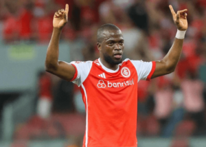 Valencia salva invencibilidade do Internacional: 