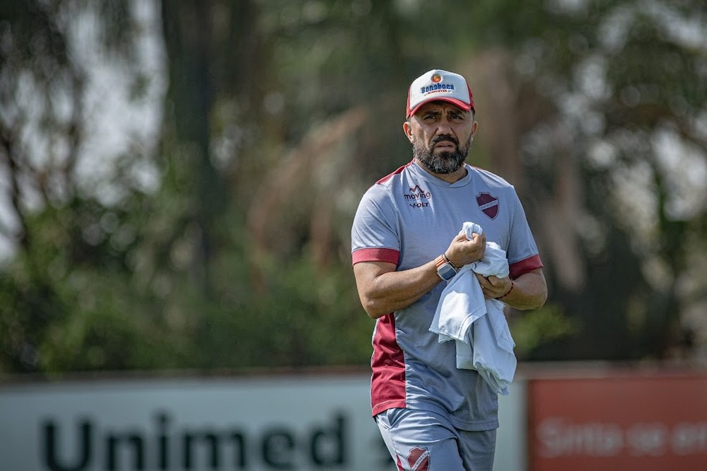 Técnico do Vila Nova projeta recuperação contra o Mirassol: "Risco é de dar certo" (Foto: Roberto Corrêa / Vila Nova F.C)