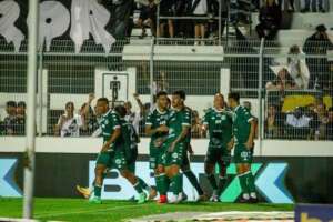 Dérbi 208: Herói do Guarani celebra vitória: 