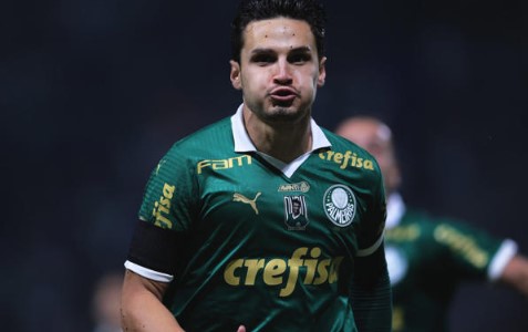 De olho no ‘tri’, Raphael Veiga vê Palmeiras forte por título do Brasileirão