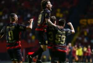 Sport 3 x 1 Botafogo-SP - Leão domina, vence e cola na liderança da Série B