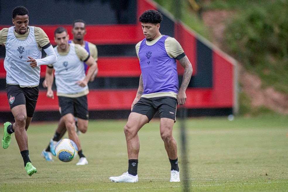 Vitória perde titular para enfrentar o Atlético-MG e técnico indica mudança (Foto: Victor Ferreira/EC Vitória)