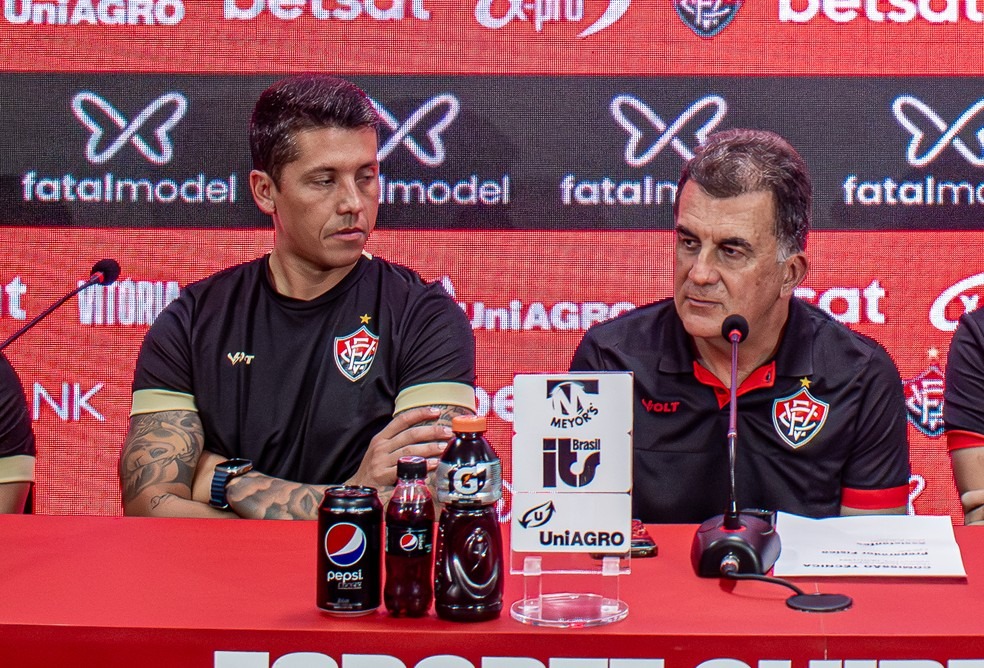 Vitória confirma interesse em renovar com Thiago Carpini (Foto: Victor Ferreira / EC Vitória)