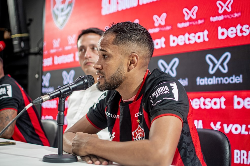 Atacante do Vitória projeta 'lei do ex' em reencontro com o Fluminense ( Foto: Victor Ferreira/EC Vitória)