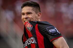 Vitória acerta renovação contratual de Osvaldo e atleta deve se aposentar no clube