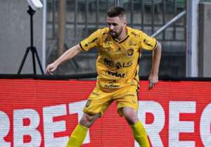 Amazonas terá desfalques contra o Avaí, mas celebra retornos na Série B