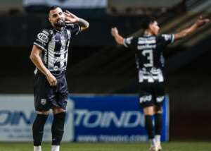 Final Copa Paulista: Herói da Votuporanguense celebra vitória: 