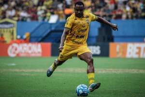 Amazonas anuncia rescisão contratual do atacante Igor Bolt