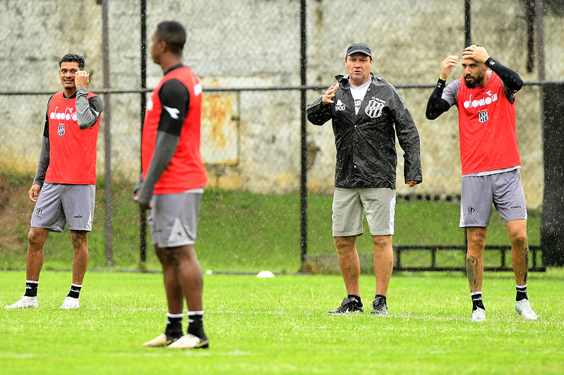 Ponte Preta encara Sport em mais uma decisão pelo acesso na Série B