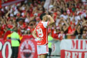 Internacional 2 x 0 Fluminense - 14 jogos de invencibilidade e G4 provisório