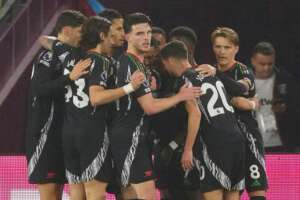 Arsenal arrasa o West Ham em jogo de 7 gols no 1º tempo e assume a vice-liderança do Inglês