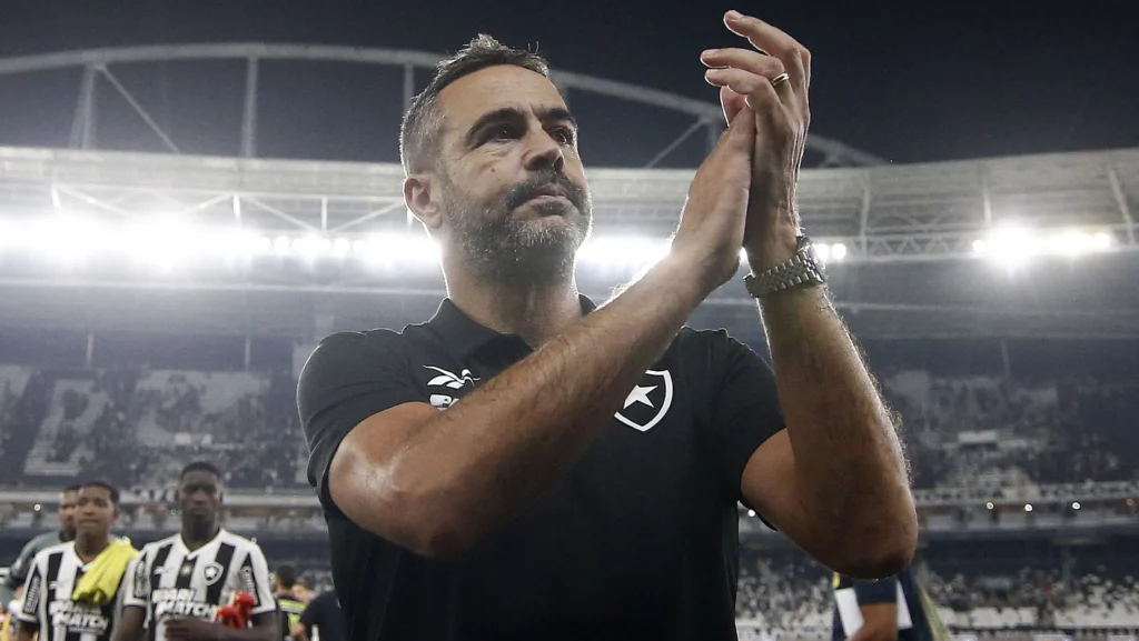 Técnico do Botafogo, Artur Jorge critica jogos da Data Fifa