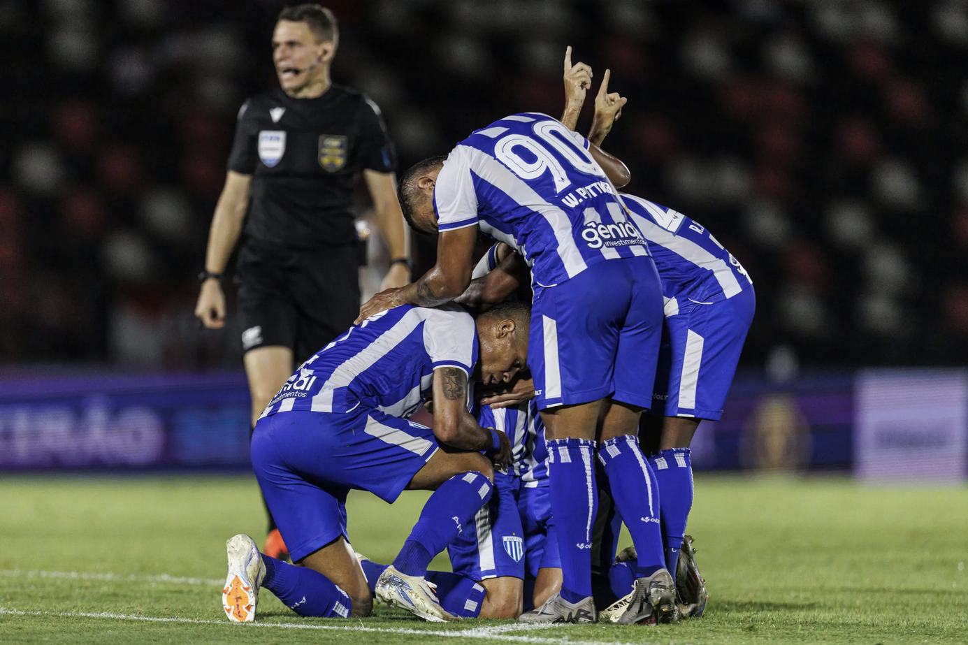 Avaí vence Botafogo-SP de virada na Série B e técnico Enderson Moreira enaltece atuação