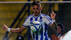 Ponte Preta erra como sempre e despede-se com derrota