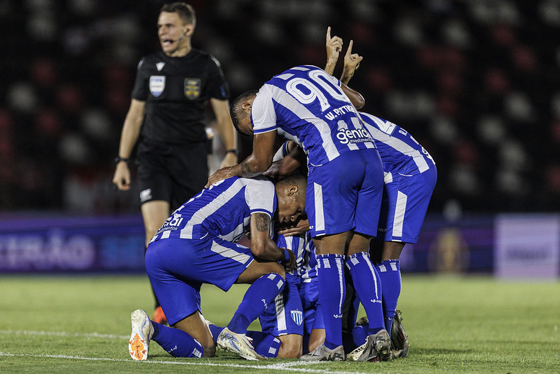 Avai se despede da Serie B contra a Ponte Preta