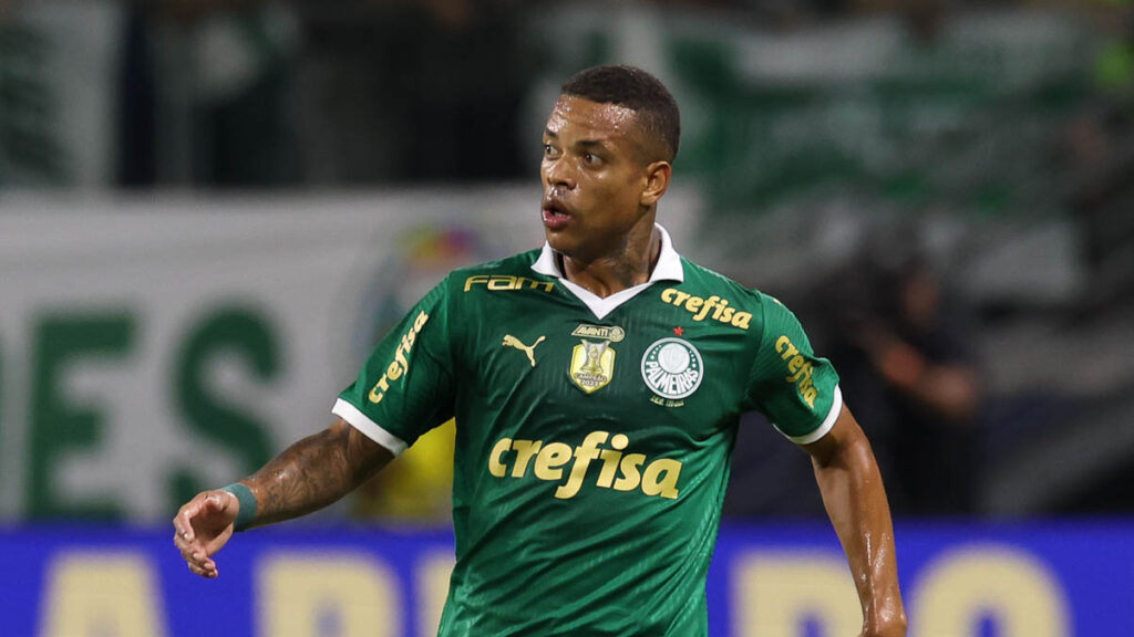 Caio Paulista mostra ansiedade por primeiro dérbi no Palmeiras