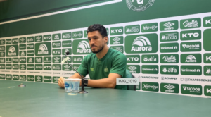 Atacante Marcinho confia na permanência da Chapecoense na Série B