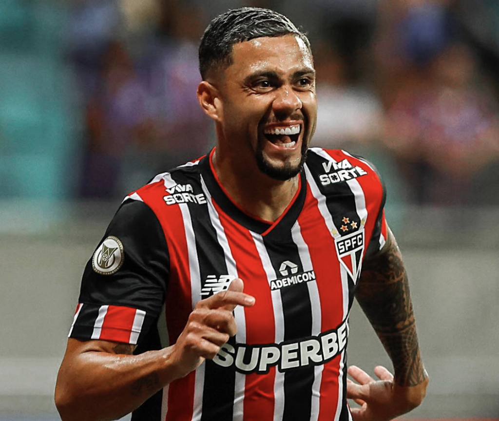 Bahia 0 x 3 São Paulo – Goleiro comete erro bizarro e Tricolor se firma em 6º