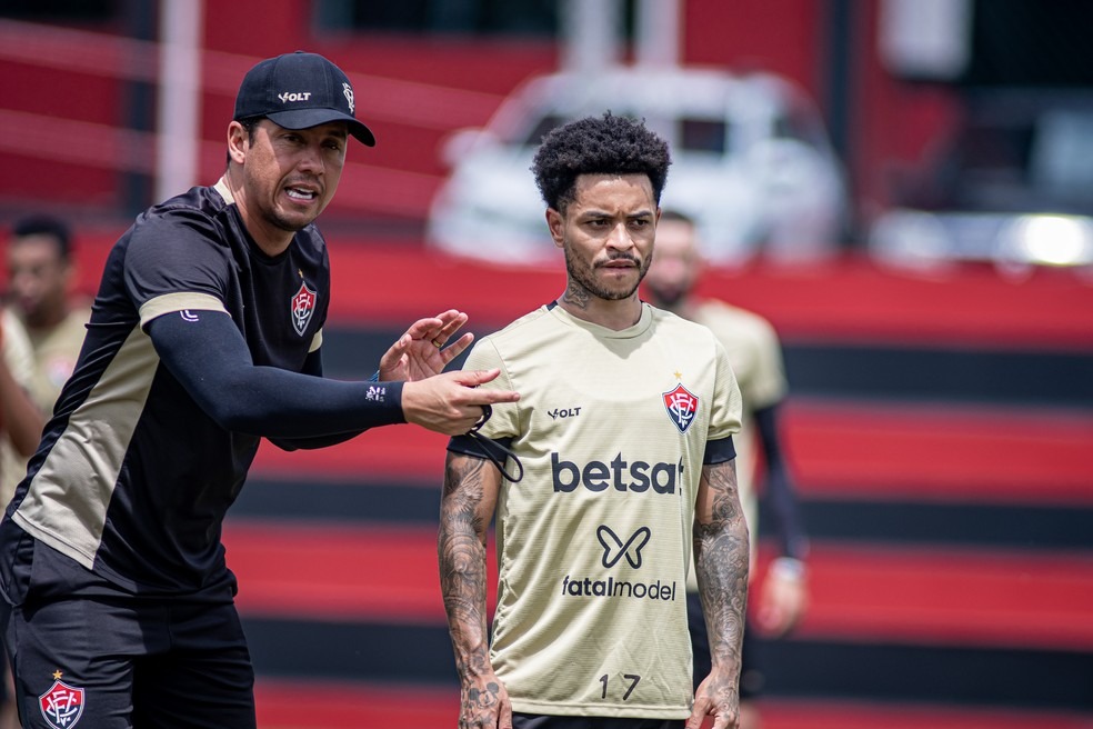 Sem titular, Vitória pode precisar improvisar contra o Corinthians ( Foto: Victor Ferreira / EC Vitória)