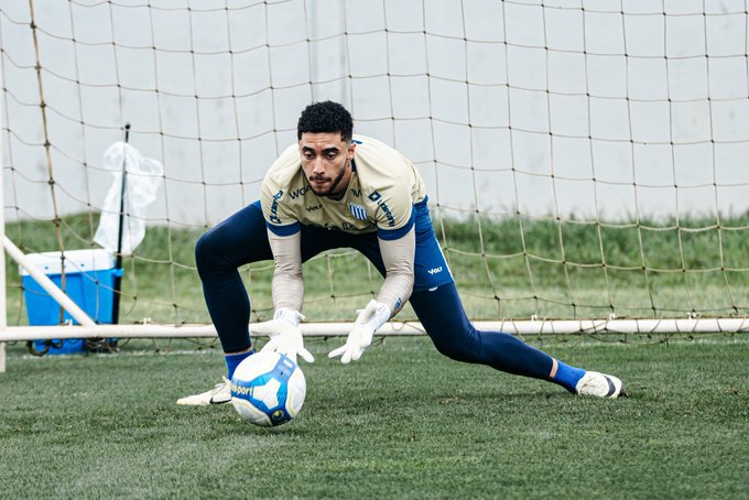 Sem ambições na Série B, Avaí confirma renovação com goleiro César até 2026