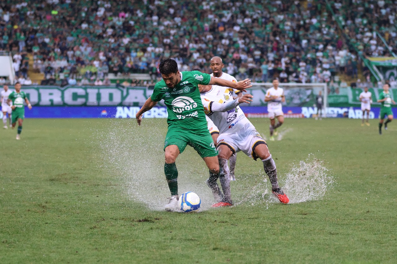 Chapecoense tem retornos para decisão pela permanência na Série B