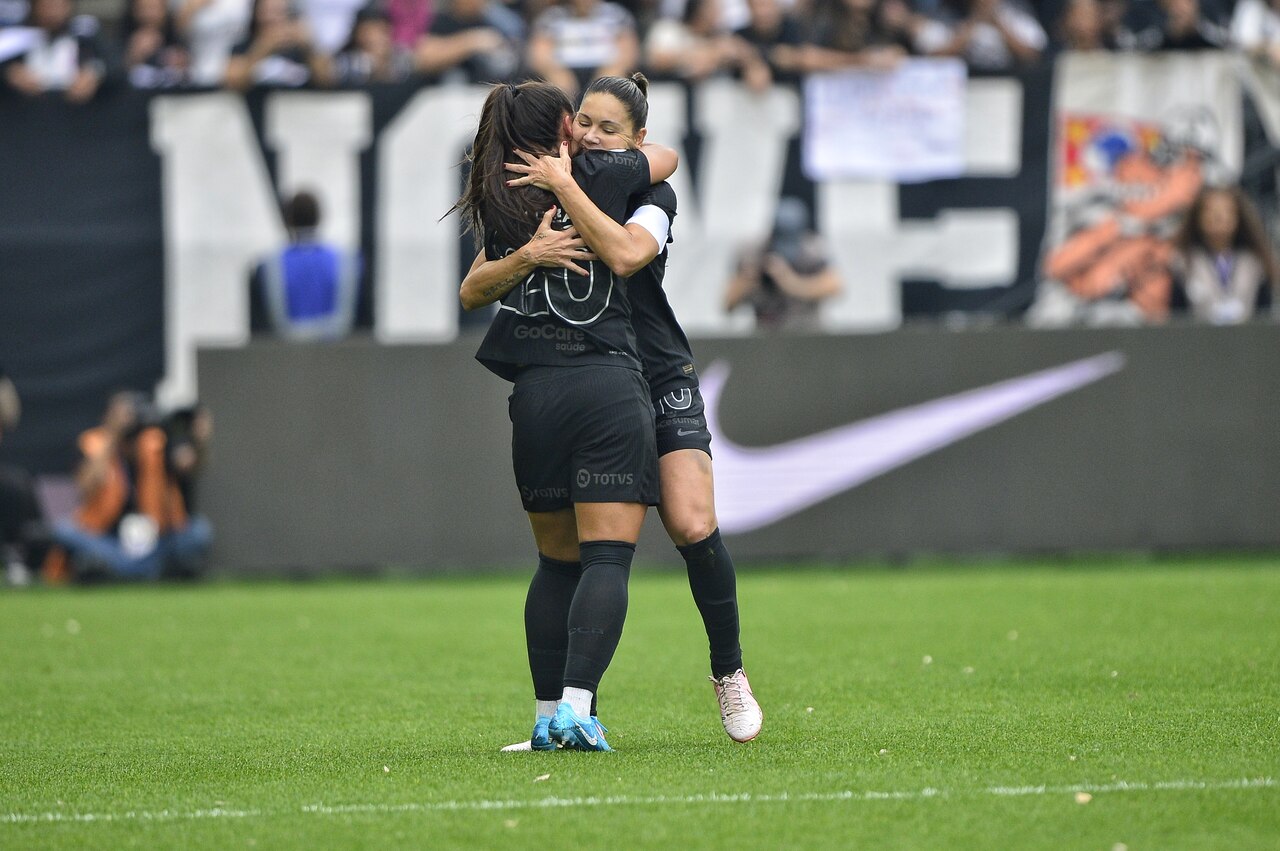 Corinthians bate Palmeiras no Paulistao Feminino