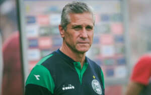 Jorginho se coloca à disposição do Coritiba, mas futuro segue indefinido