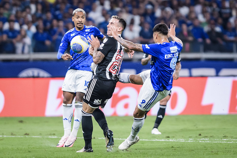 Cruzeiro provoca Atletico MG apos vice da Libertadores