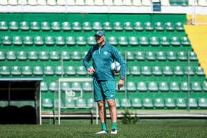 Chapecoense treina pela permanência na Série B e Dal Pozzo projeta decisão contra Sport