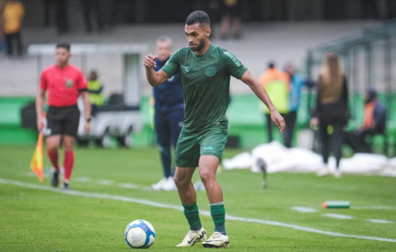 Dupla do Coritiba pede desculpas apos goleada contra o Mirassol