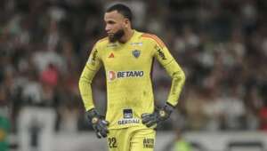 Everson lamenta vice da Copa do Brasil, mas mantém confiança: 