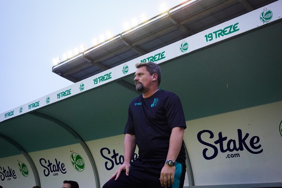 Técnico do Juventude fala em "grande punição" após derrota em casa (Foto: Fernando Alves / ECJ)