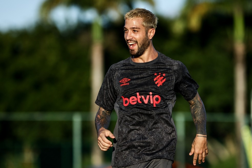 Sport fecha contratação de Fabrício Domínguez junto ao Racing (Foto: Paulo Paiva / Sport Recife)