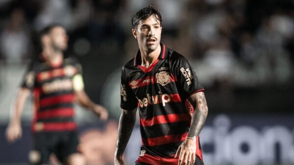 Sport encaminha contratação em definitivo de meia uruguaio (Foto: Paulo Paiva/Sport Recife)