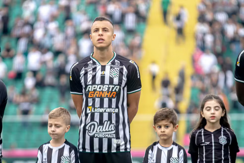 Figueirense acerta sequência de lateral Samuel, agora de forma definitiva