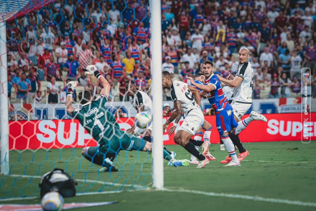 Fortaleza bate Vasco e mantem briga pelo titulo 1