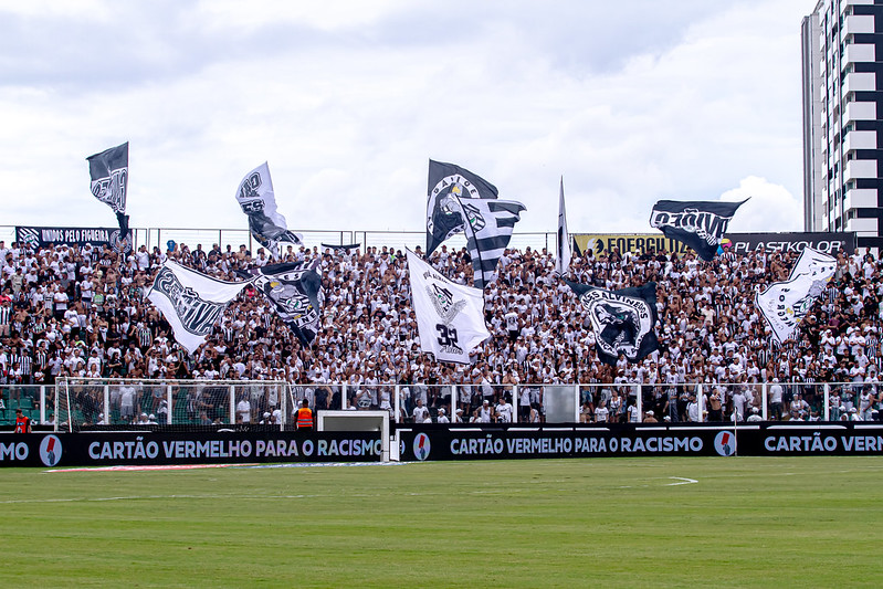 GAECO faz operacao contra torcidades de Figueirense e Avai