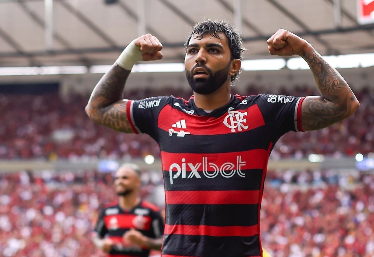 Gabigol em ação contra o Atlético-MG