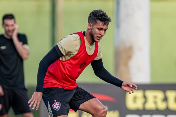 Vitória terá meia da base entre os relacionados para enfrentar o Criciúma (Foto: Victor Ferreira/EC Vitória)