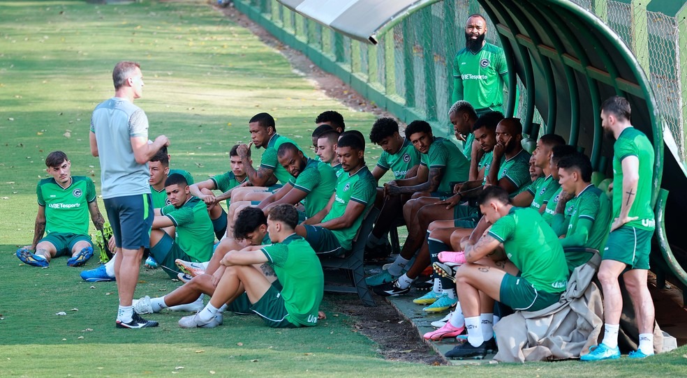 Goiás perde atacante para partida contra o CRB na Série B (Foto: Rosiron Rodrigues/Goiás E.C)