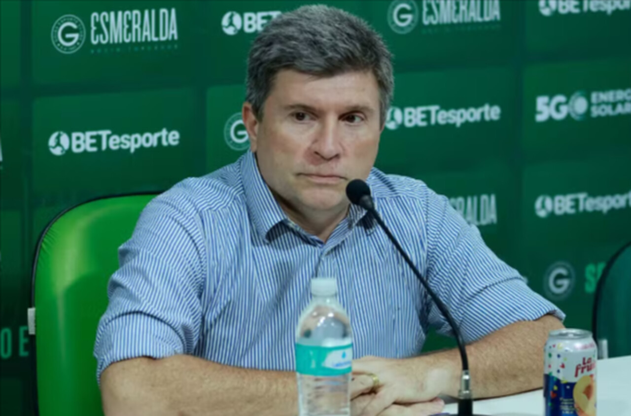 Goias demite diretor executivo na reta final da Serie B