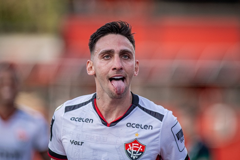 No Vitória, Mosquito reencontra Corinthians após saída polêmica (Foto: Victor Ferreira / EC Vitória)