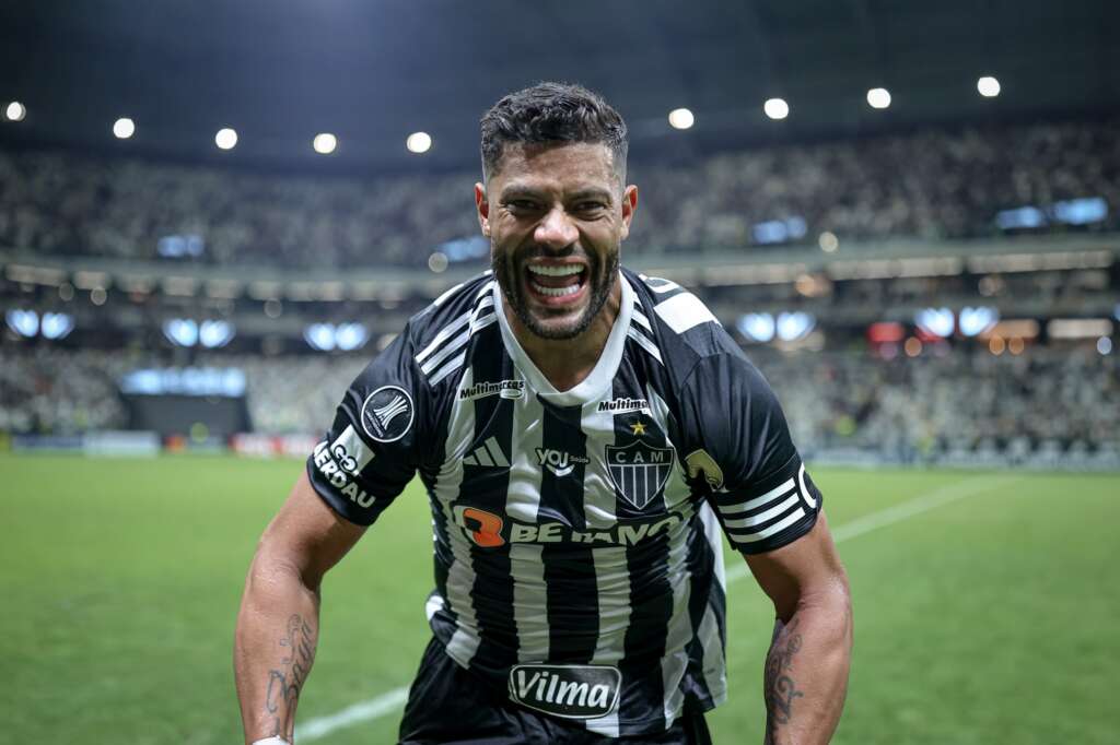 Atlético-MG promete estátua para Hulk não ir ao Fluminense